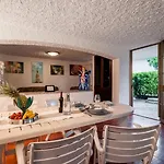 Timo's Art House דורמלטו