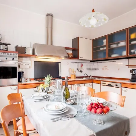 Timo's Art House Apartamento *