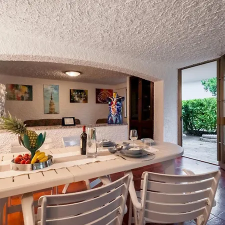 Timo's Art House Dormelletto